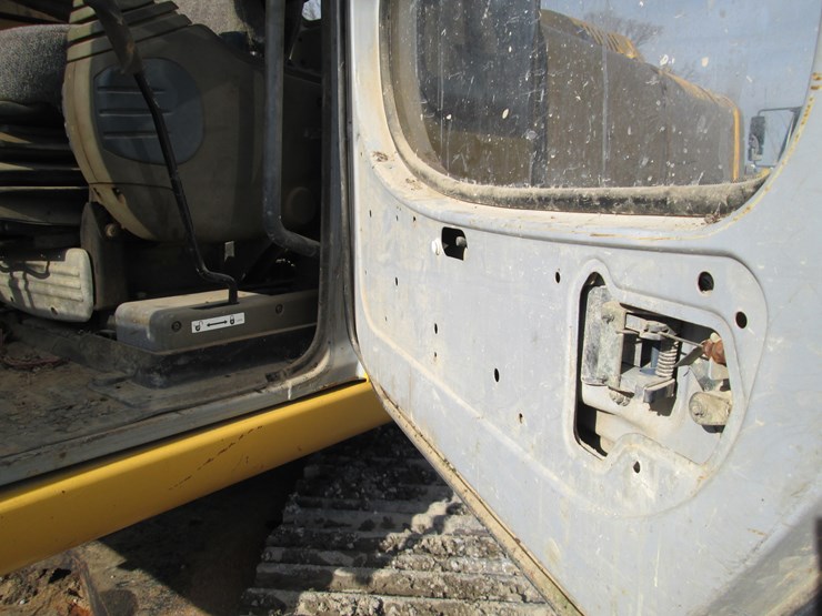 deere-200-lc-image-43