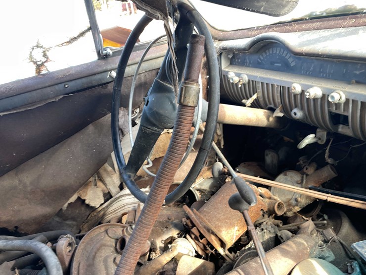 #13026-•-(1)-vintage-truck-and-(2)-vintage-cars-(no-title)-image-149