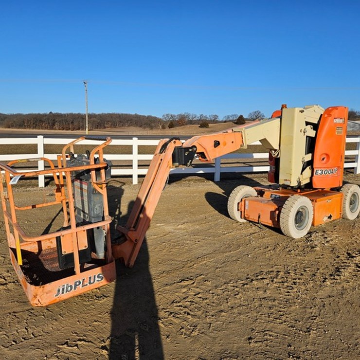 2005 JLG E300AJP