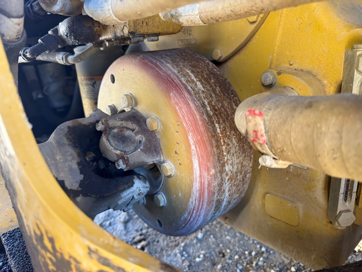 2012-caterpillar-950k-image-42