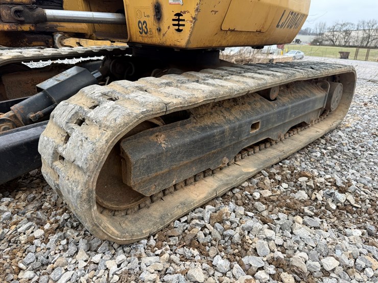 2014-caterpillar-302.7d-image-46