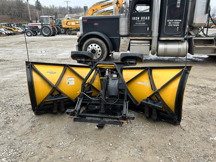 fisher-9.6'-v-plow-image-4