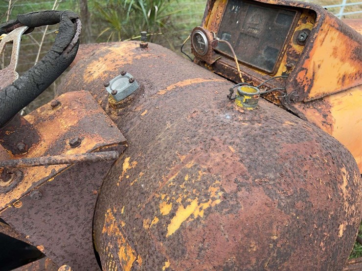 minneapolis-moline-445-image-38