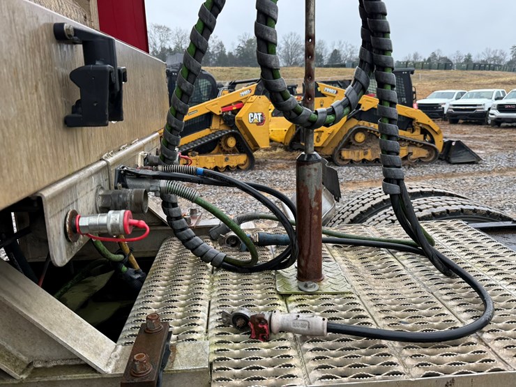 2007-caterpillar-c13-image-32