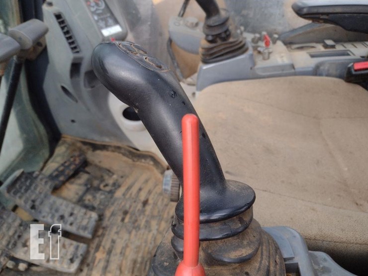 2019-deere-75g-image-10