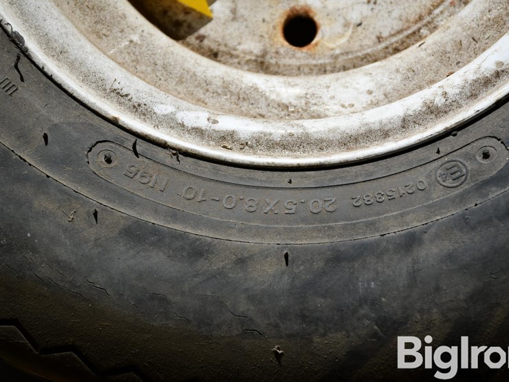 carlisle-20.5x8.0-10-tire-on-6-bolt-rim-image-11