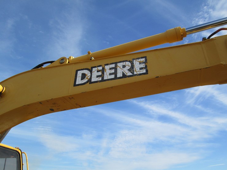 deere-200-lc-image-25