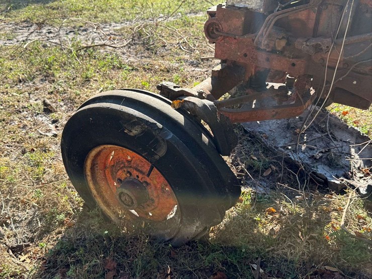 minneapolis-moline-parts-tractor-image-30