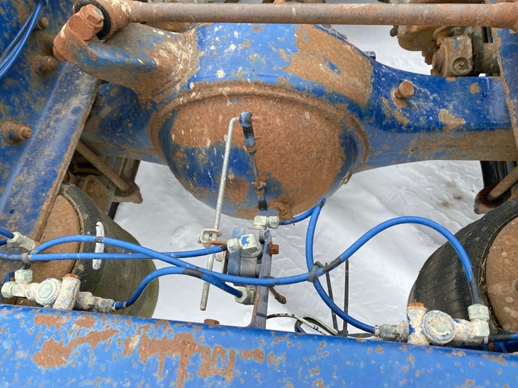 1994-freightliner-day-cab-semi-image-27