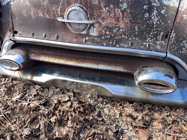 #13026-•-(1)-vintage-truck-and-(2)-vintage-cars-(no-title)-image-81