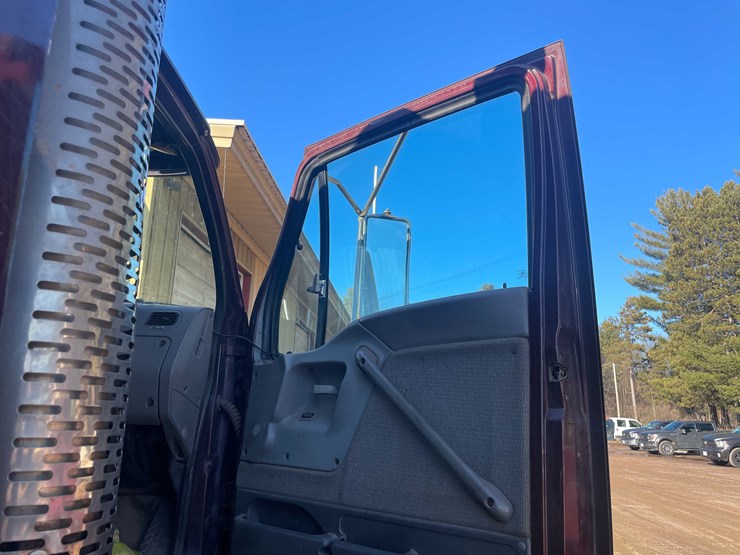 #13005-•-1999-sterling-dump-truck-(has-wi-title)-image-85