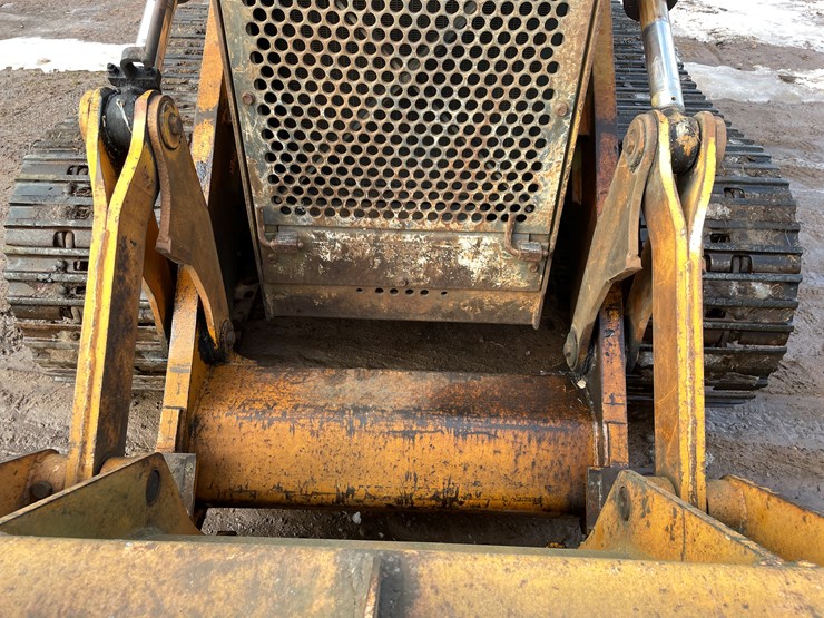 #13009-•-case-8500-crawler-loader-image-30