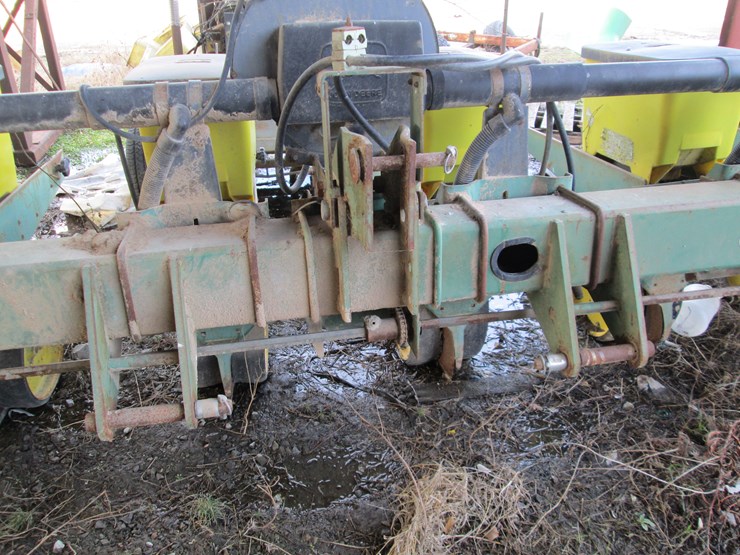 john-deere-8-image-10