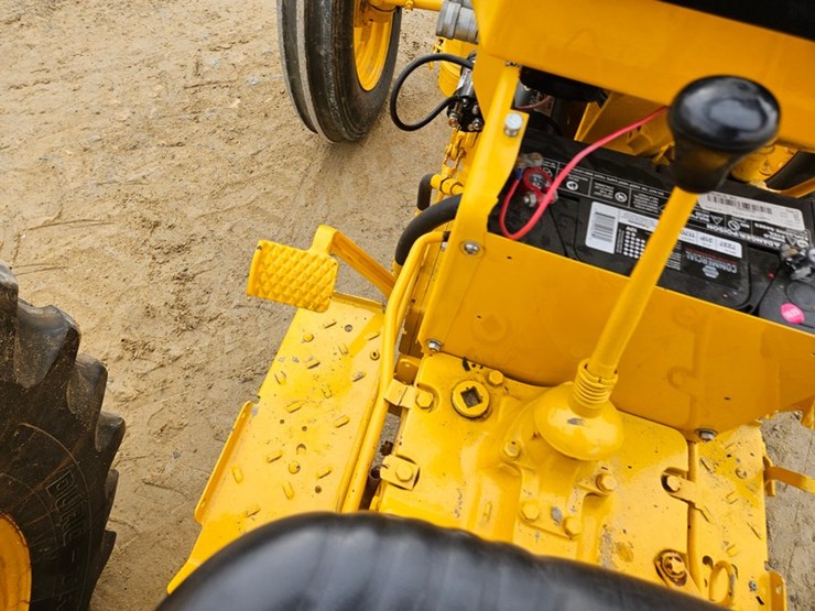 #47-•-international-2506-tractor-image-24