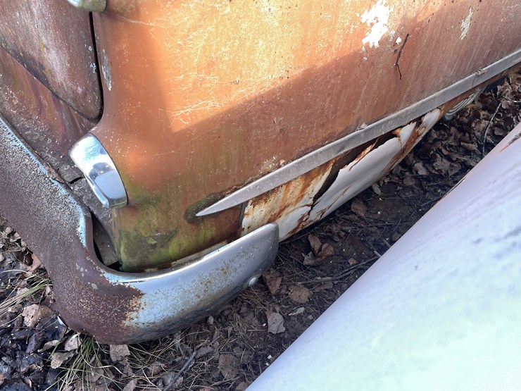 #13026-•-(1)-vintage-truck-and-(2)-vintage-cars-(no-title)-image-93