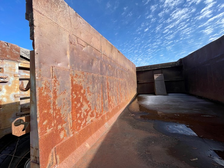 #13014-•-1976-ford-dump-truck-(has-wi-title)-image-10