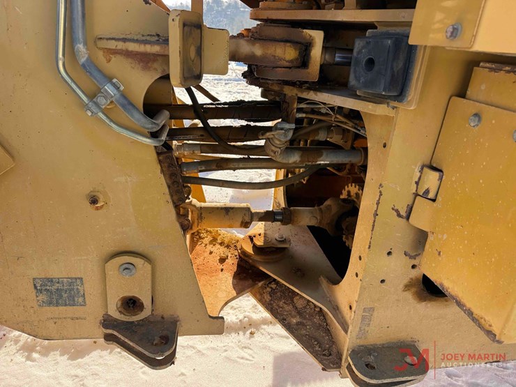 caterpillar-930g-image-14