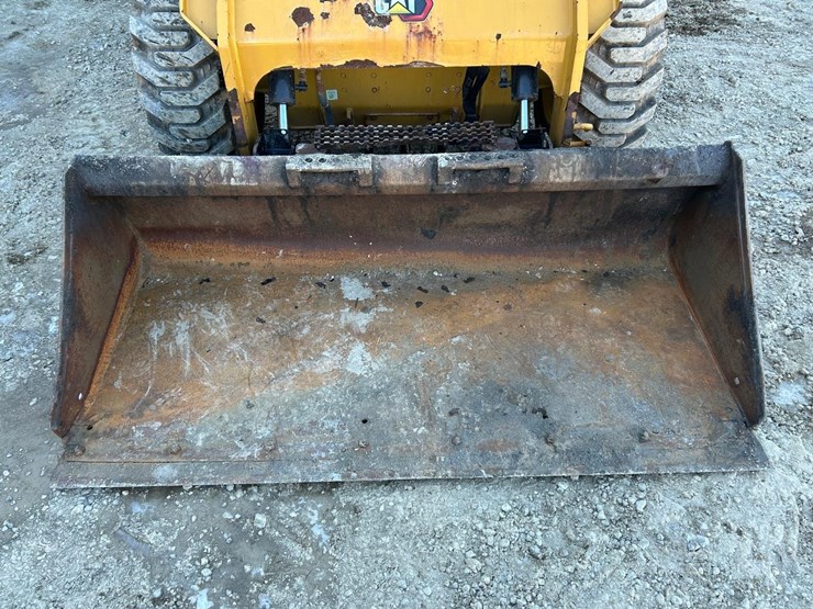 2022-caterpillar-262d3-image-9