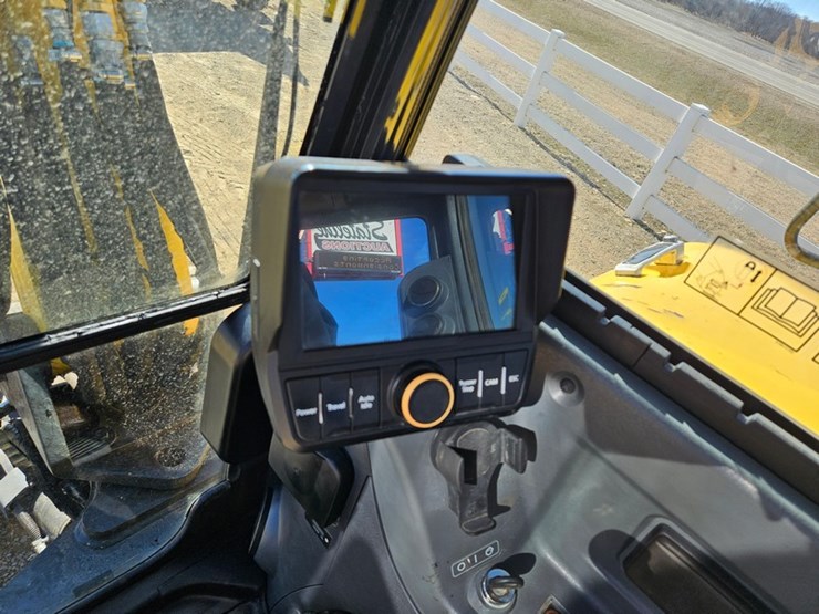 new-holland-e57c-image-28