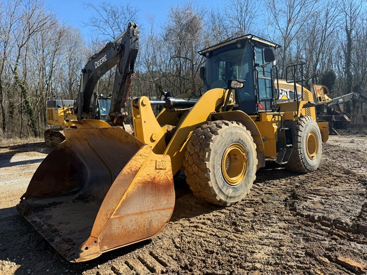 2012-caterpillar-950k-image-1
