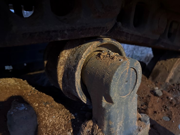 2006-deere-650d-lc-image-70