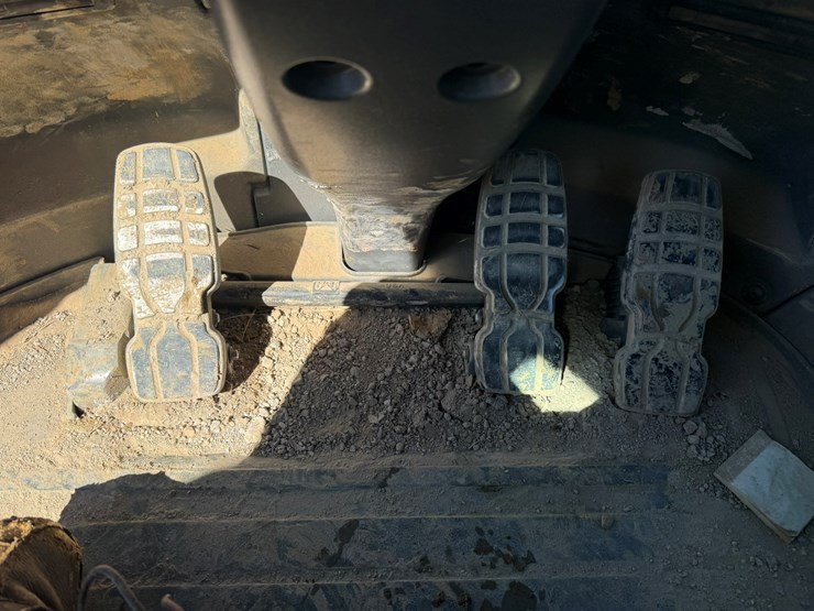 2012-caterpillar-950k-image-96