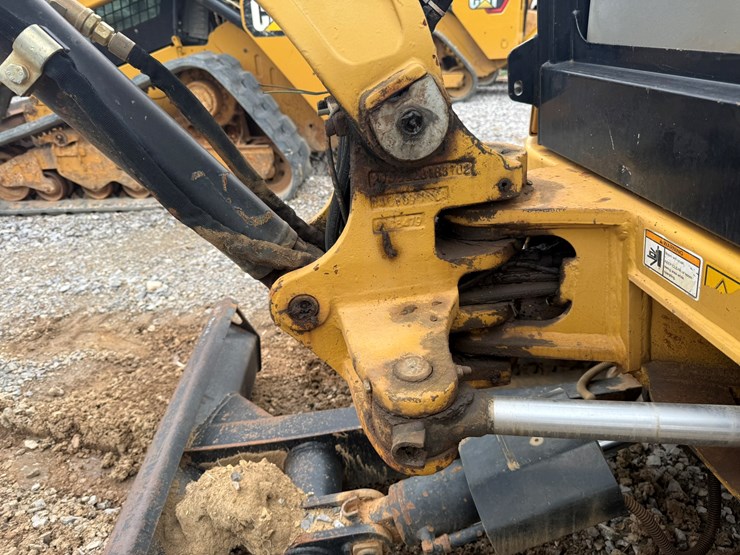 2014-caterpillar-302.7d-image-24