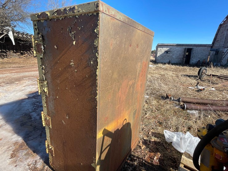 #13068-•-metal-cabinet-image-8