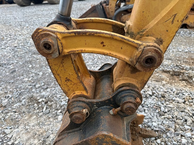 2014-caterpillar-302.7d-image-13