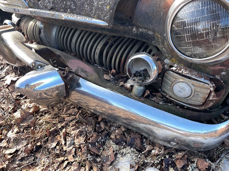 #13026-•-(1)-vintage-truck-and-(2)-vintage-cars-(no-title)-image-124