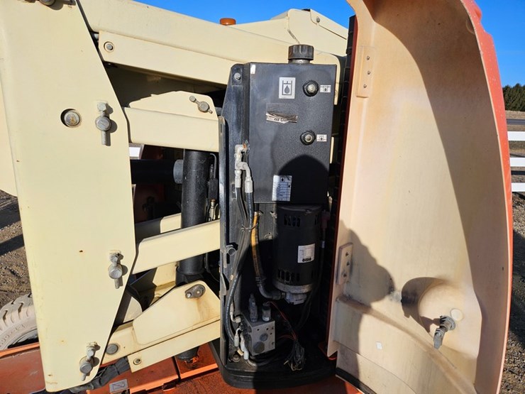 2005-jlg-e300ajp-image-19