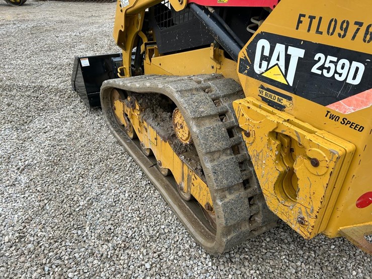 2016-caterpillar-259d-image-17