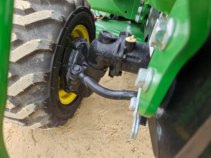 2025-john-deere-1025r-image-44