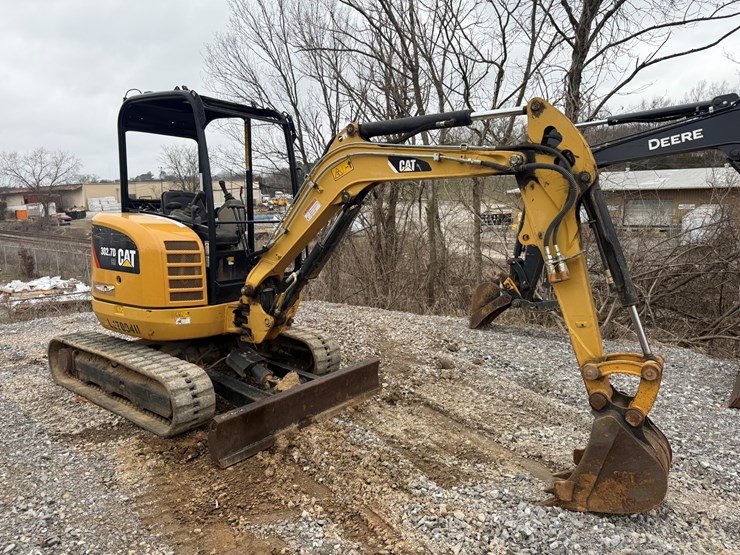2014-caterpillar-302.7d-image-7
