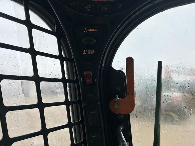 2021-bobcat-t770-image-21