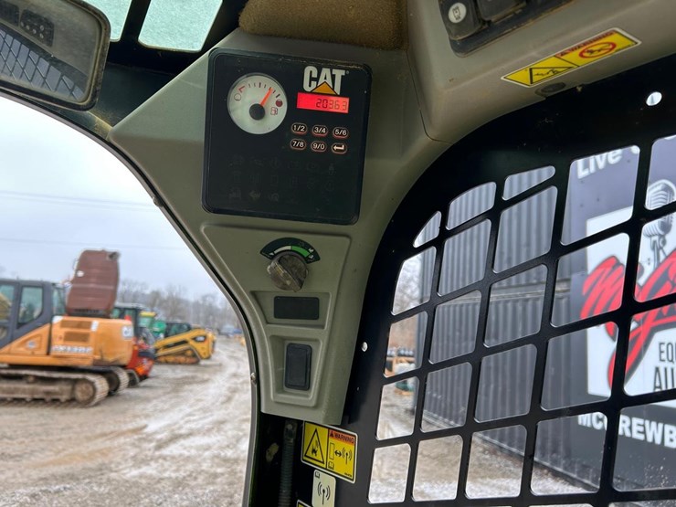 2016-caterpillar-259d-image-21