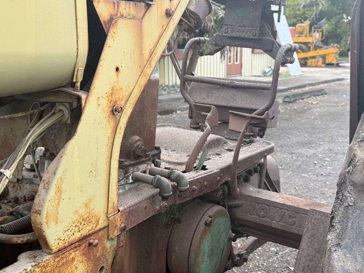 oliver-super-88-diesel-image-24