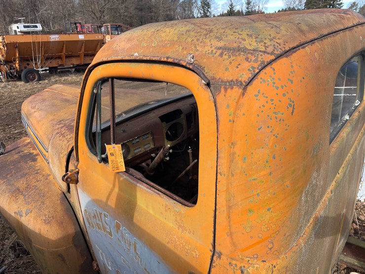 #13026-•-(1)-vintage-truck-and-(2)-vintage-cars-(no-title)-image-44