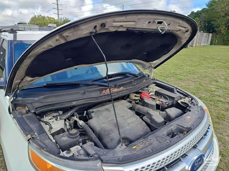 2012-ford-explorer-image-8