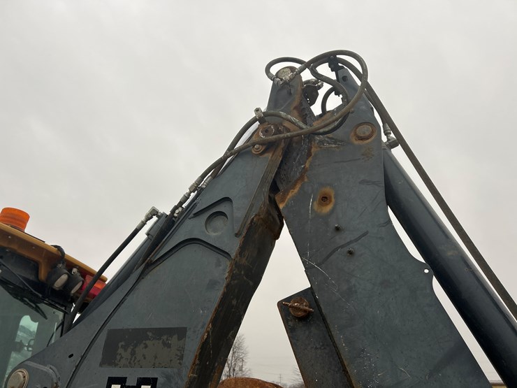 2011-deere-310sj-image-41