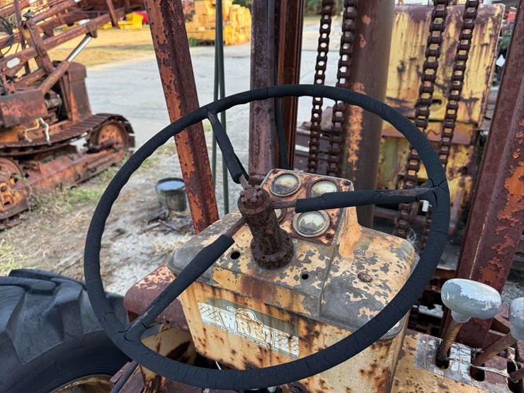 oliver-forklift-image-18