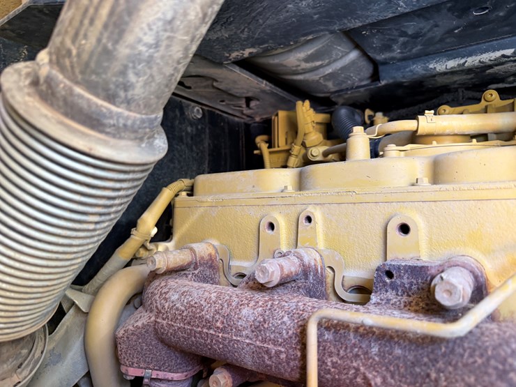 2016-caterpillar-938m-image-36