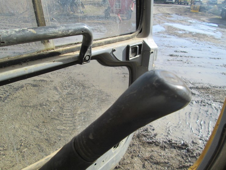 deere-200-lc-image-49