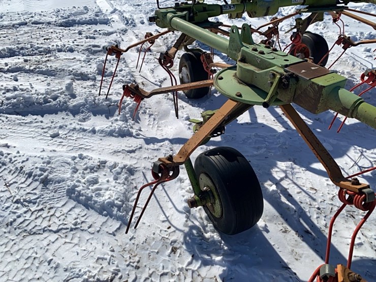 claas-volto-750-image-13