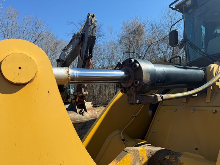 2012-caterpillar-950k-image-24