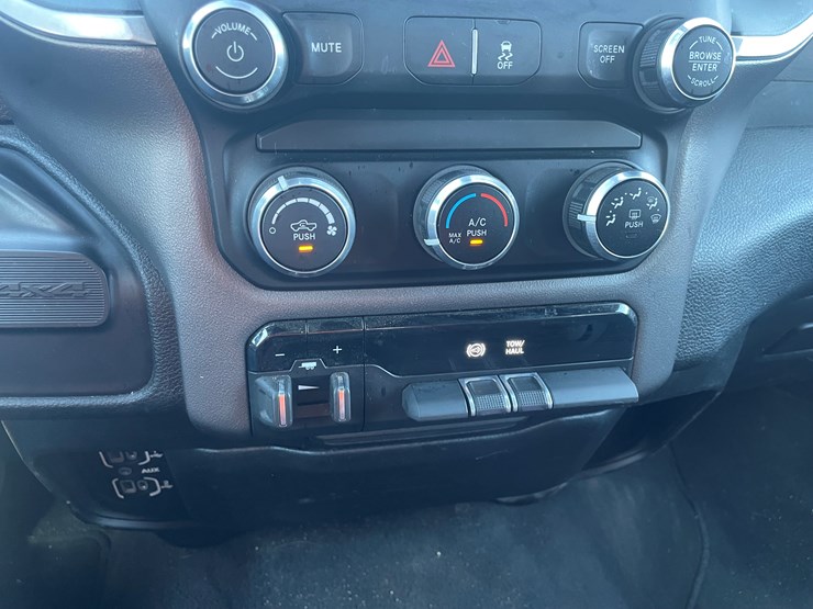 2022-dodge-2500-image-36