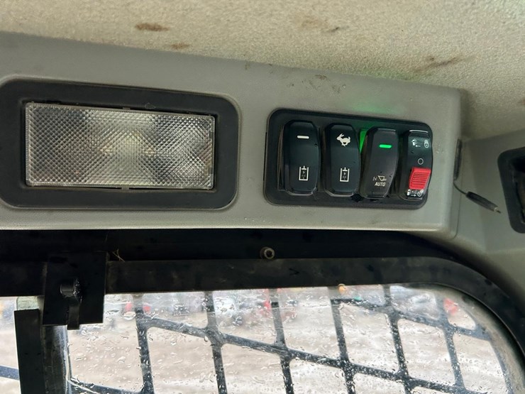 2019-caterpillar-279d3-image-23