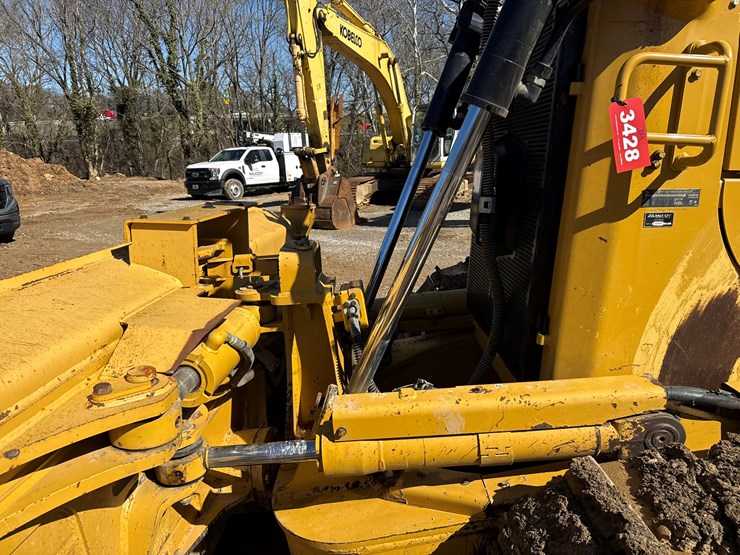 2015-caterpillar-d6t-lgp-image-16