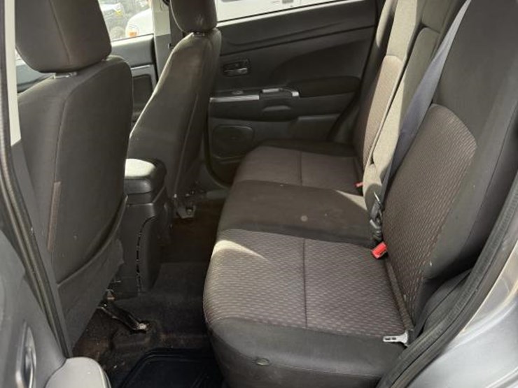 2019-mitsubishi-outlander-image-16