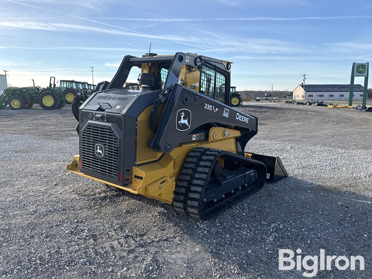 2025-john-deere-11-image-5